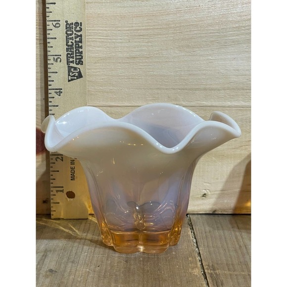 Set of 2 beautiful tea light glass candle flower holders. Light Pink. - Picture 5 of 5